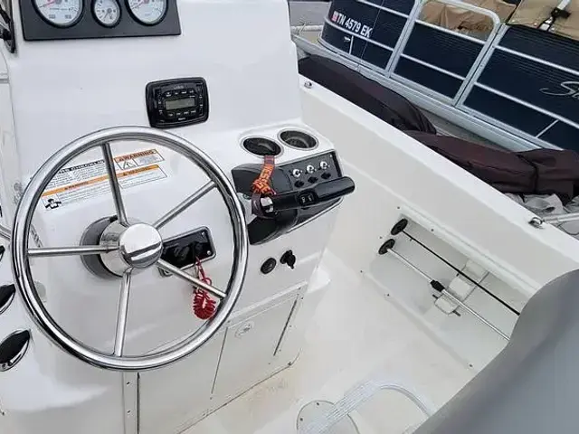 NauticStar Boats 211 Hybrid