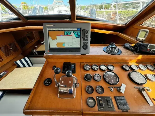 Trader 47 Tradewinds Cockpit Motor Yacht