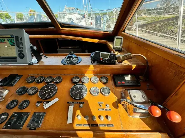 Trader 47 Tradewinds Cockpit Motor Yacht