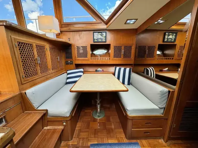 Trader 47 Tradewinds Cockpit Motor Yacht