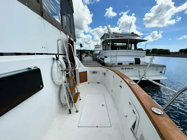 Trader 47 Tradewinds Cockpit Motor Yacht