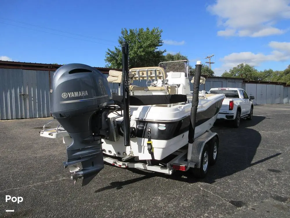 2020 Nauticstar 211 hybrid