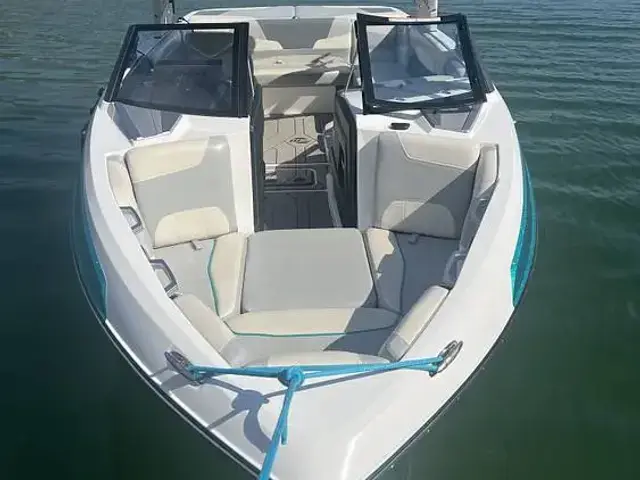 Malibu Wakesetter 22 LSV