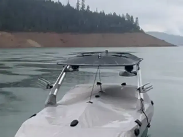 Malibu Wakesetter 22 LSV