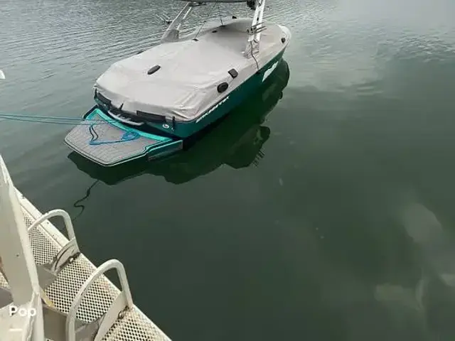 Malibu Wakesetter 22 LSV