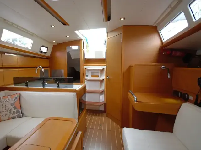 Jeanneau Sun Odyssey 379