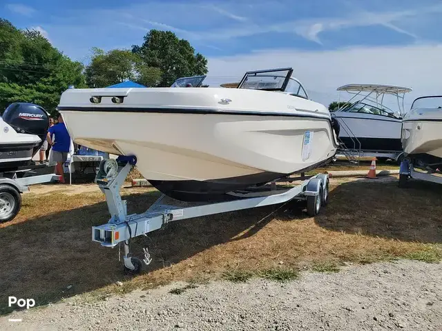 Bayliner DX 2200