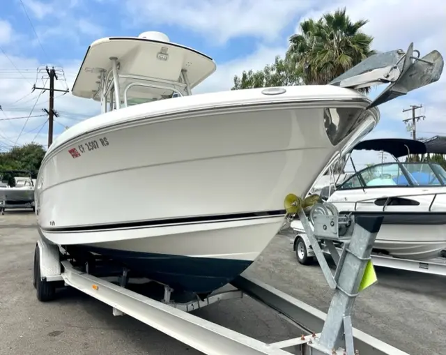 2008 Robalo 240