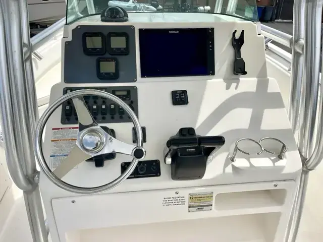 Robalo 240