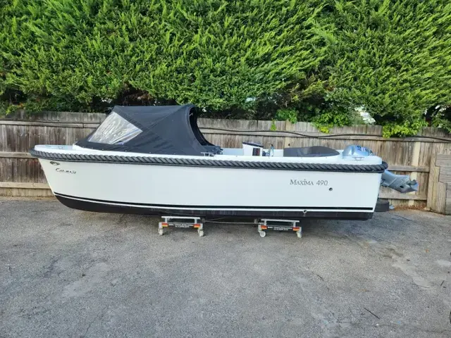 Maxima boats 490