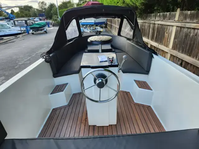 Maxima boats 490