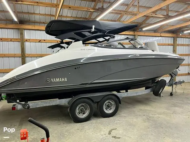 2019 Yamaha 242 limited se