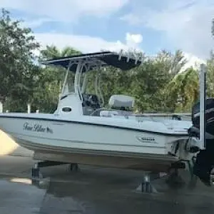 2016 Boston Whaler 240 Dauntless