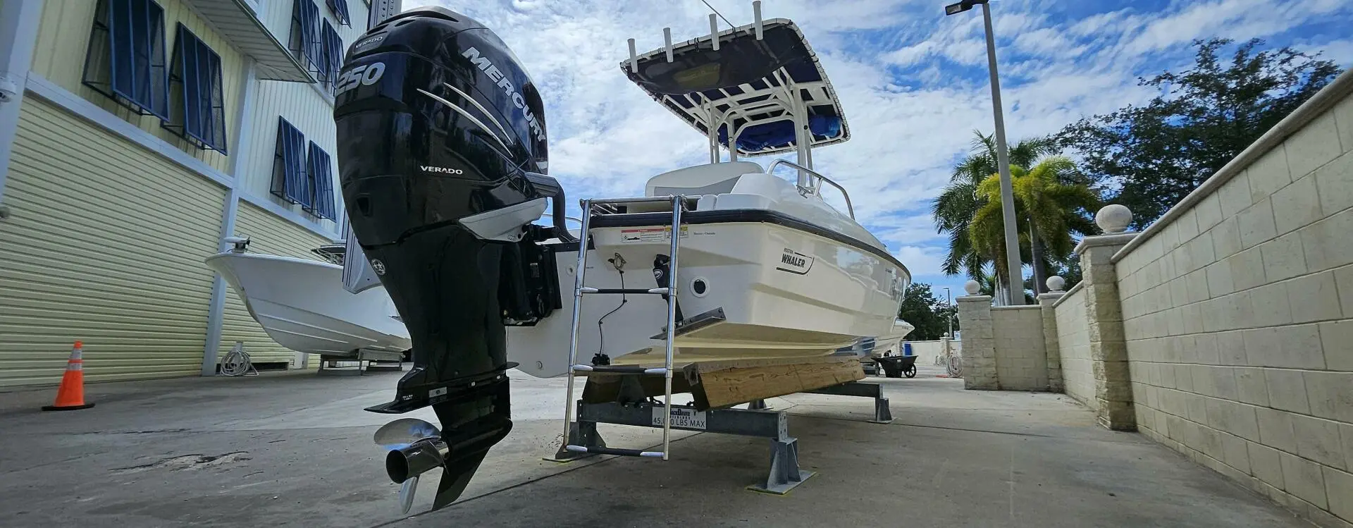 2016 Boston Whaler 240 dauntless