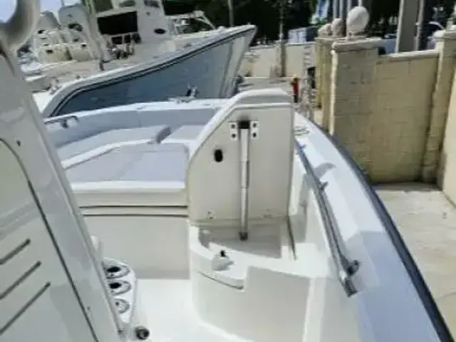 Boston Whaler 240 Dauntless