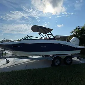 2019 Sea Ray 210 SPX