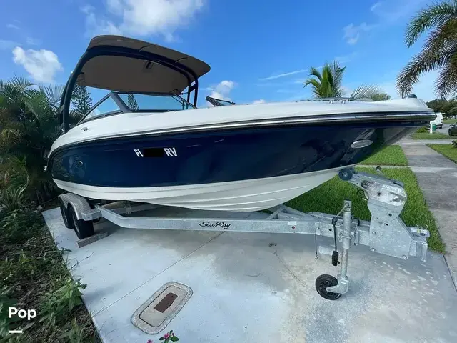 Sea Ray 210 SPX