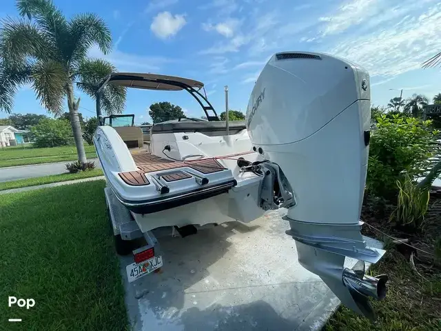 Sea Ray 210 SPX