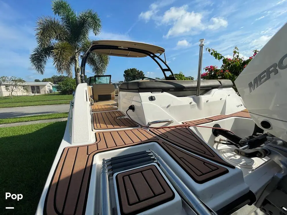 2019 Sea Ray 210 spx