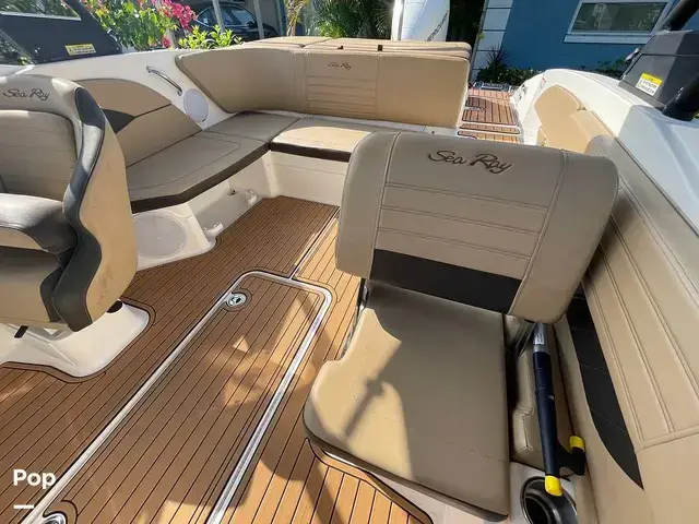 Sea Ray 210 SPX