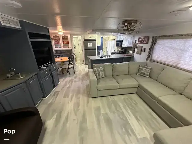 Destination Yacht 16x60