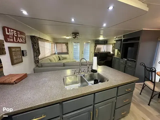 Destination Yacht 16x60