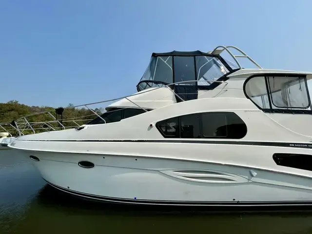 Silverton 39 Motor Yacht