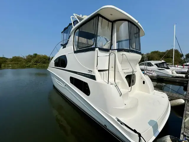 Silverton 39 Motor Yacht