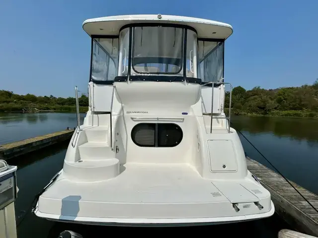 Silverton 39 Motor Yacht