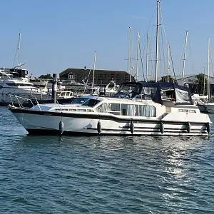 1991 Aquafibre boats 38 Lowliner AFT CABIN