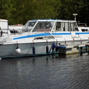 1981 Aquafibre boats Ideal 40 AFT CABIN