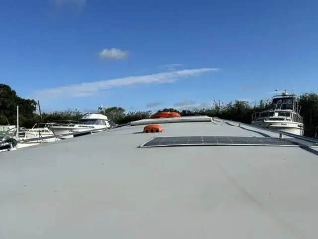 Norfolk Broads Cruiser - Boat