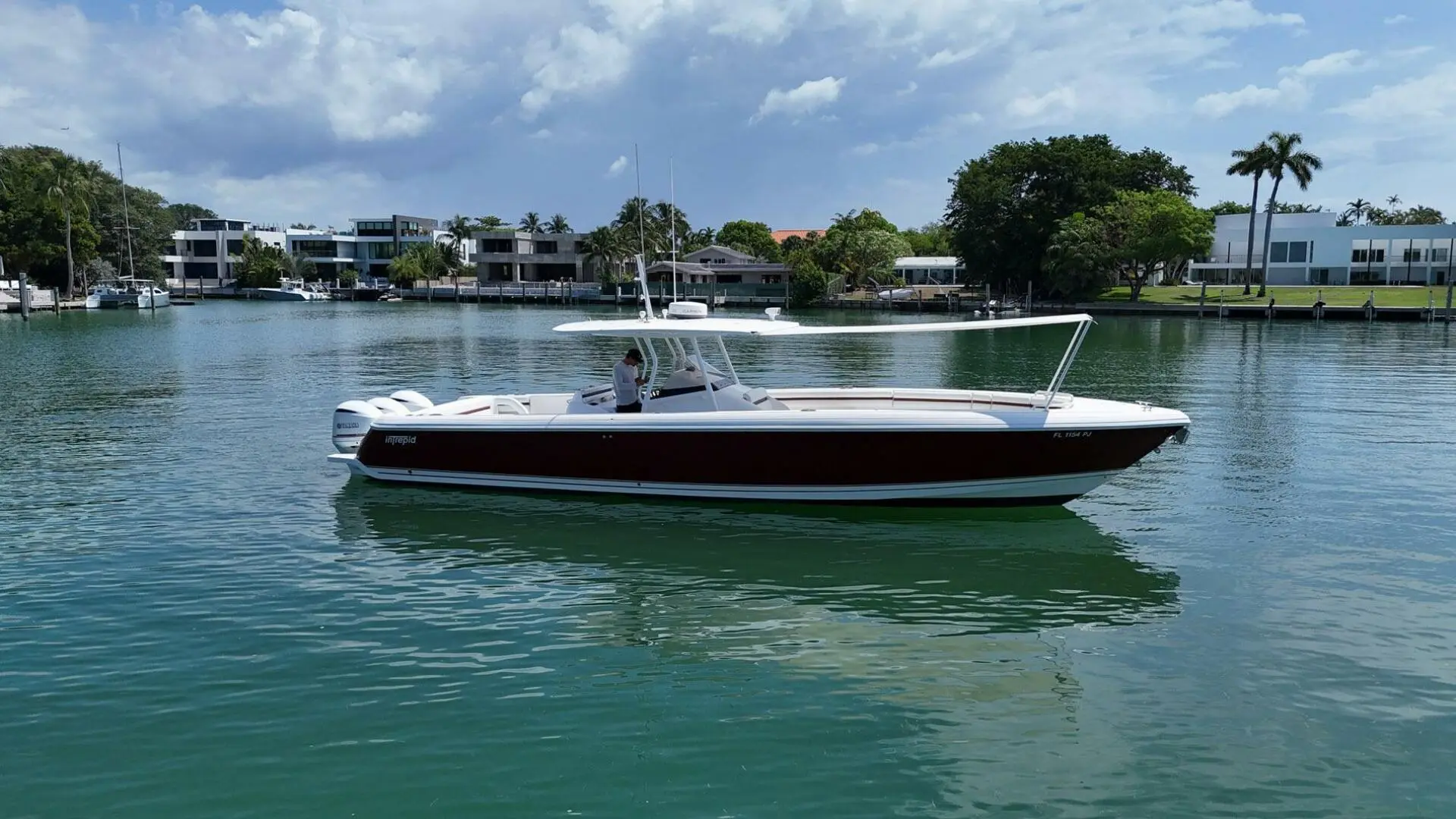 2012 Intrepid 400 center console