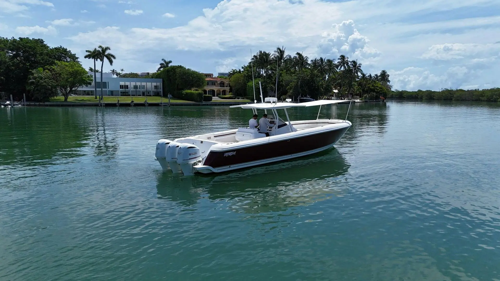 2012 Intrepid 400 center console