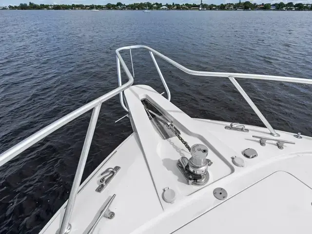 Hatteras 68 Convertible