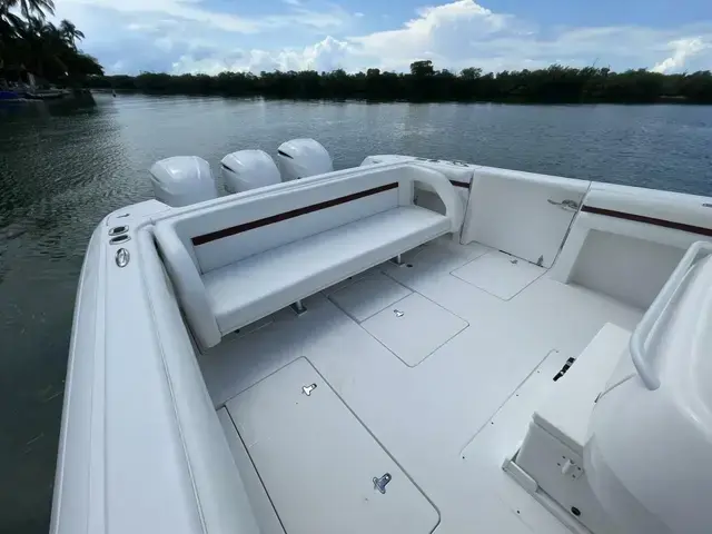 Intrepid Boats 400 Center Console