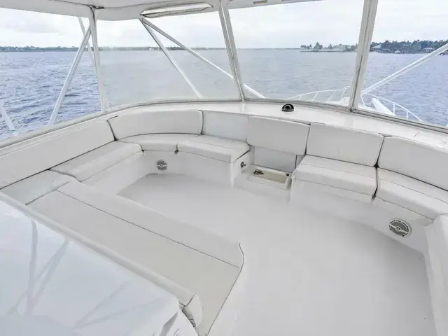 Hatteras 68 Convertible