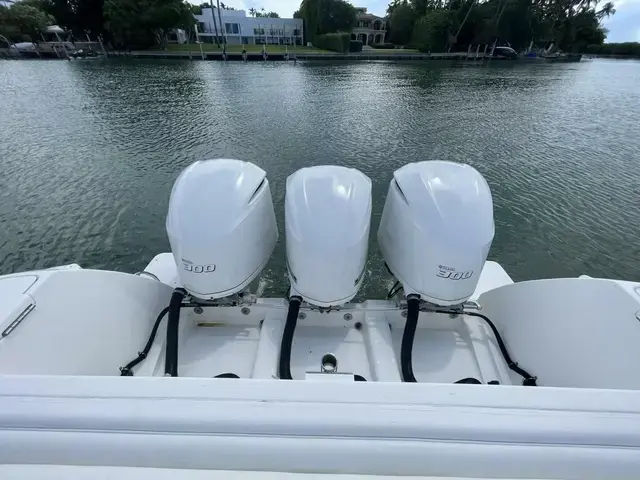 Intrepid Boats 400 Center Console