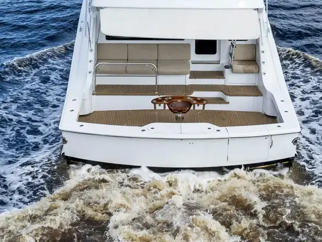 Hatteras 68 Convertible