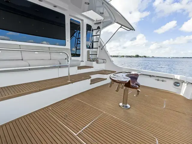 Hatteras 68 Convertible