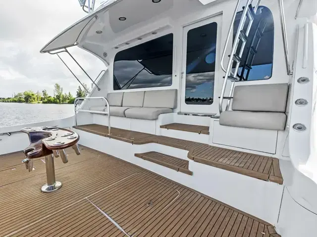 Hatteras 68 Convertible