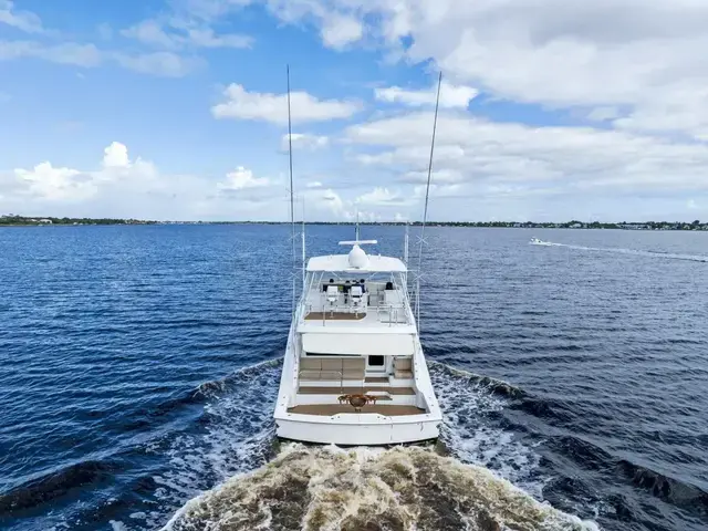 Hatteras 68 Convertible