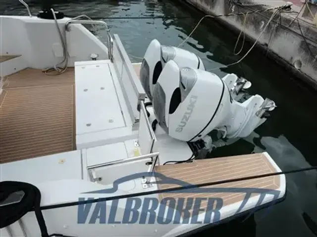 Sealine C335V