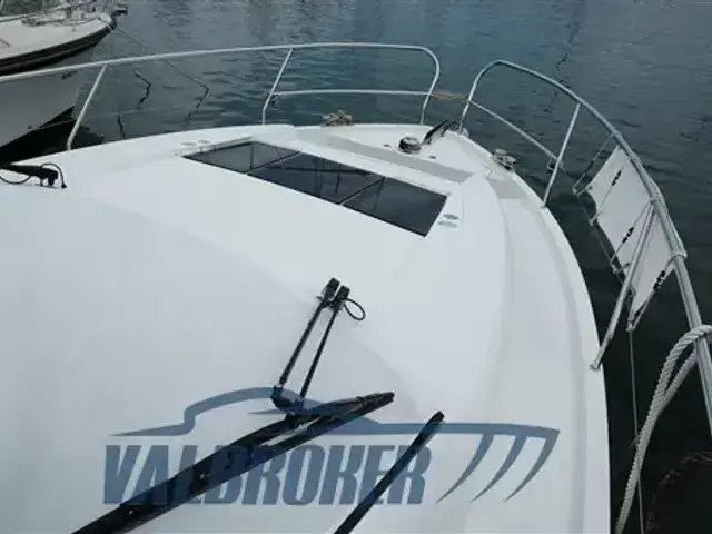 Sealine C335V