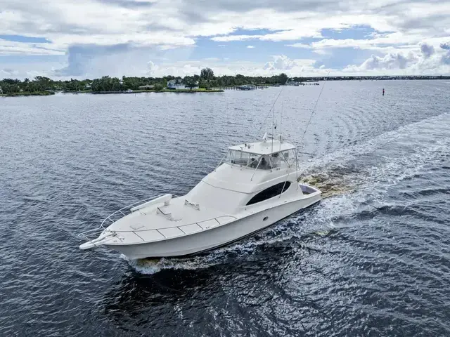 Hatteras 68 Convertible