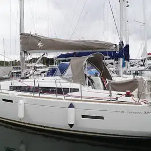 2017 Jeanneau Sun Odyssey 389