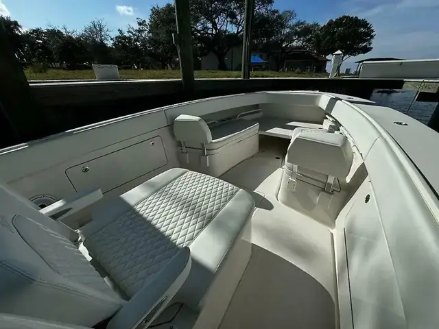 Jupiter Boats 38