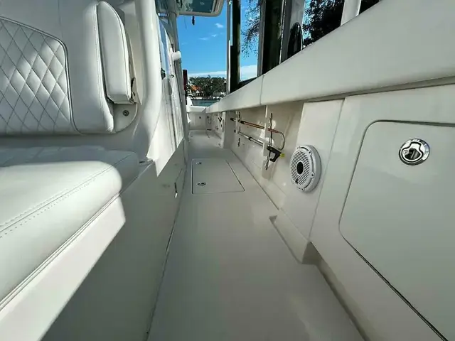 Jupiter Boats 38