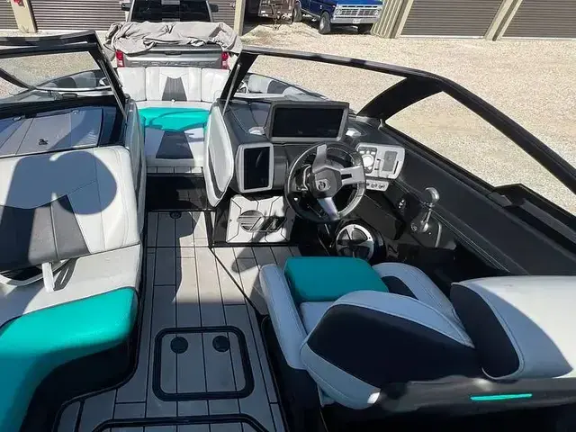 Malibu Wakesetter 23 MXZ