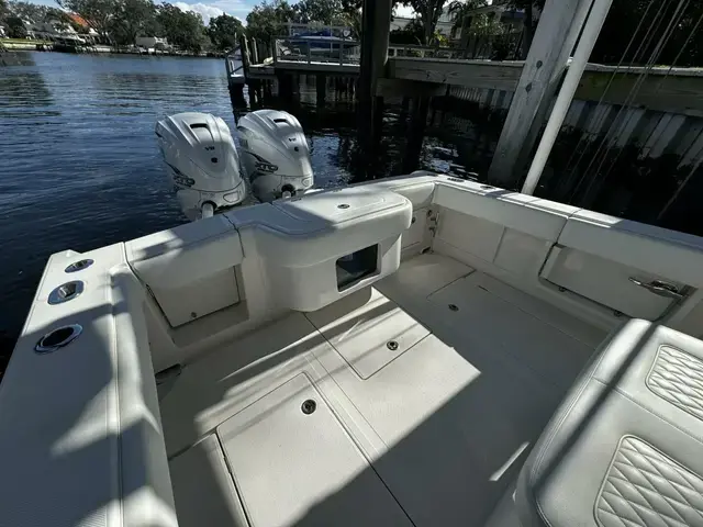 Jupiter Boats 38